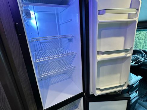 Used 2024 Mercedes-Benz Sprinter 3500 image 56