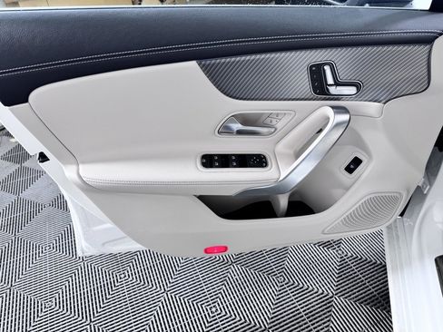 Used 2025 Mercedes-Benz CLA 250 4MATIC image 7