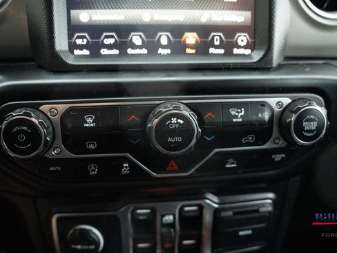 Used 2022 Jeep Wrangler Unlimited Sahara AWD/4WD image 16