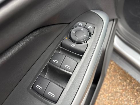 New 2026 Chevrolet Trax RS w/ Sunroof Package FWD image 11