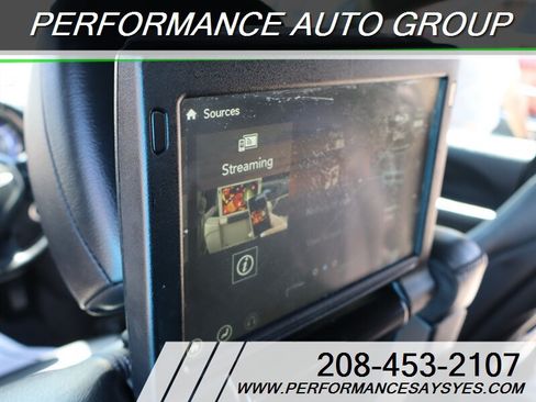Used 2020 Chrysler Pacifica Touring-L Plus FWD image 14