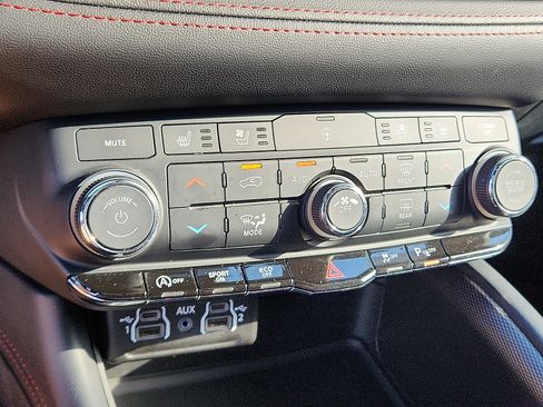 Used 2024 Dodge Durango GT image 16