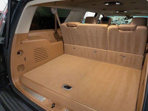 Used 2016 Cadillac Escalade ESV Platinum image 35