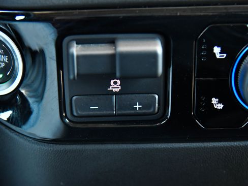 Used 2025 Chevrolet Silverado 2500 LT image 29