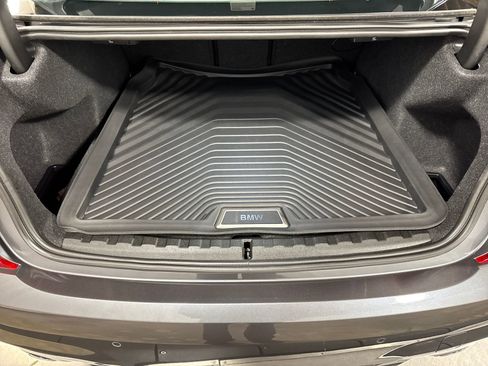 Used 2019 BMW 330i Sedan w/ M Sport Package RWD image 29