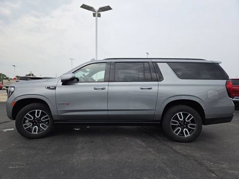 Used 2023 GMC Yukon XL AT4 AWD/4WD image 15