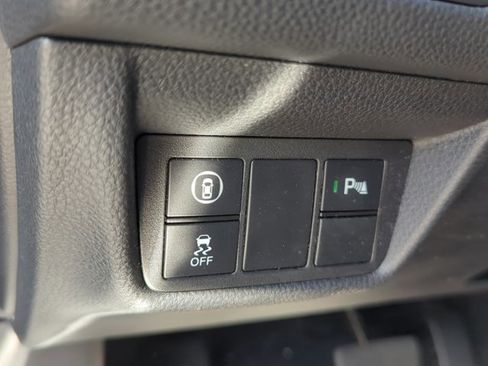 Used 2018 Honda Accord EX image 9