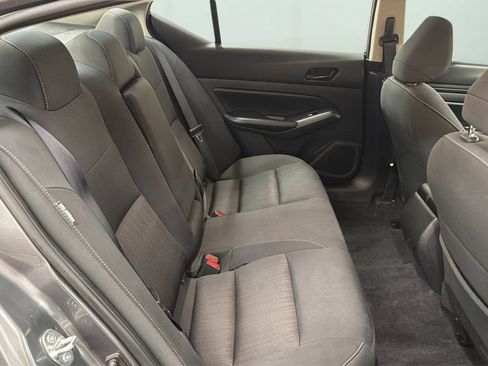 Used 2025 Nissan Altima 2.5 SV FWD image 14