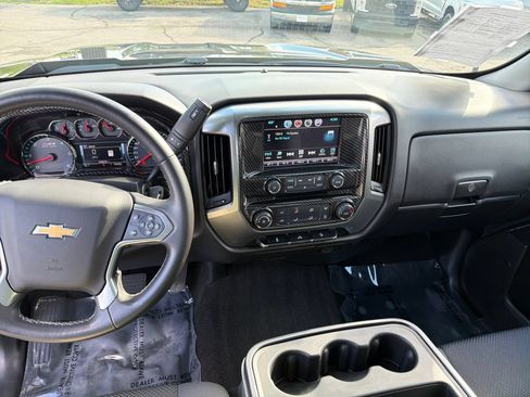 Used 2018 Chevrolet Silverado 1500 LT w/ LT Convenience Package AWD/4WD image 16