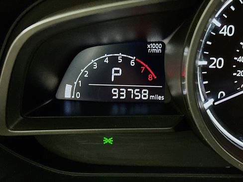 Used 2018 MAZDA MAZDA3 Touring image 19