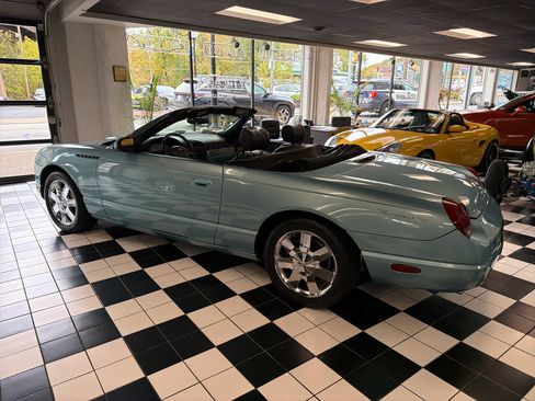 Used 2002 Ford Thunderbird Deluxe image 6