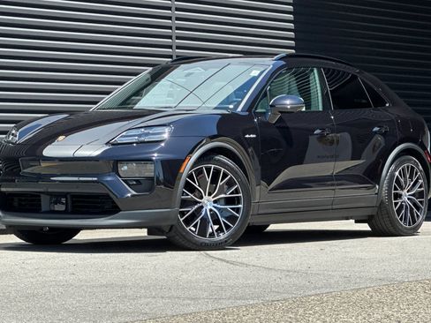 Used 2026 Porsche Macan 4 Electric AWD/4WD image 1