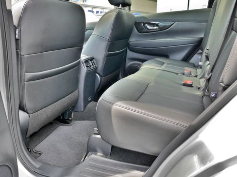 Used 2020 Nissan Rogue SL w/ Premium Package FWD image 19