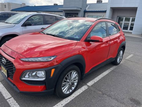Used 2019 Hyundai Kona SEL image 2
