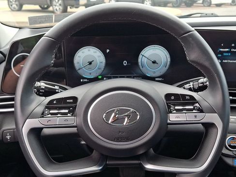 Used 2023 Hyundai Elantra Limited FWD image 20
