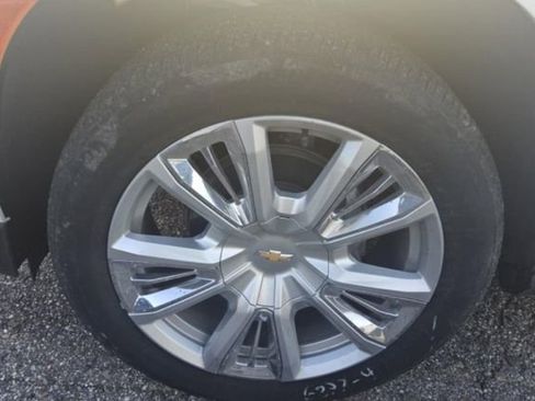 Used 2024 Chevrolet Suburban High Country image 7