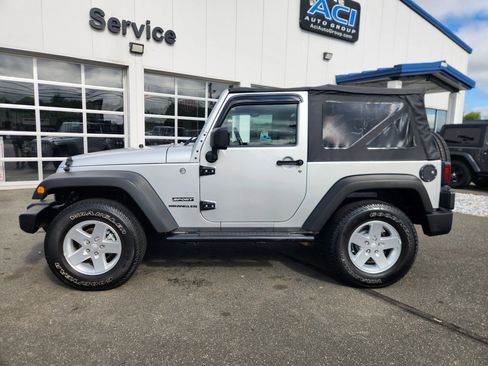 Used 2010 Jeep Wrangler Sport AWD/4WD image 8