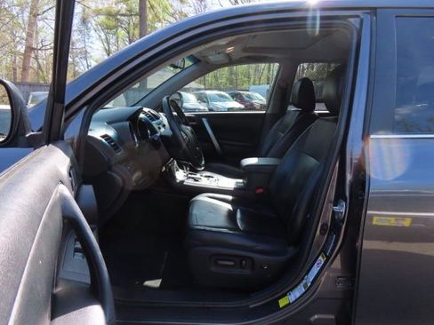 Used 2013 Toyota Highlander SE image 22