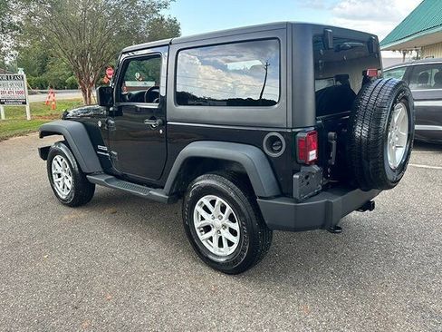 Used 2013 Jeep Wrangler Sport AWD/4WD image 9