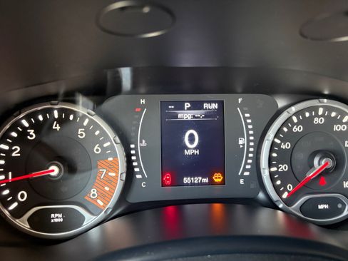 Used 2023 Jeep Renegade Latitude AWD/4WD image 11