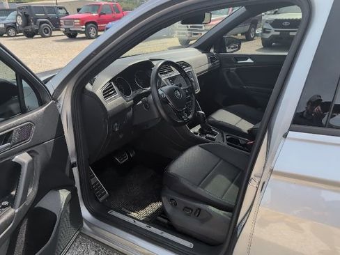 Used 2020 Volkswagen Tiguan SE R-Line image 2