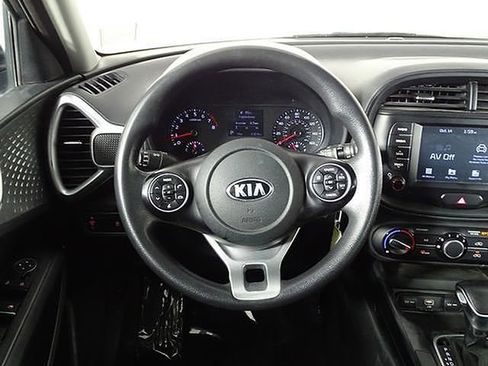 Used 2020 Kia Soul LX image 22