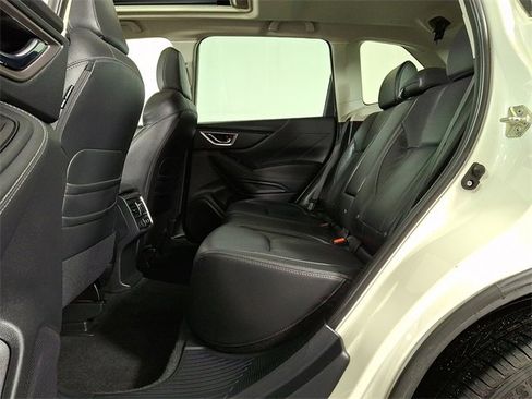 Used 2021 Subaru Forester Limited image 13
