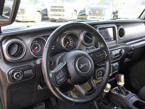Used 2022 Jeep Wrangler Sport S image 19