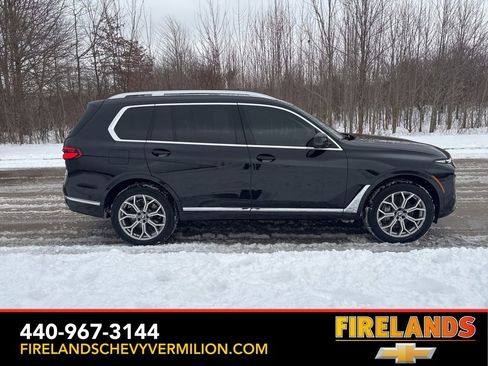 Used 2024 BMW X7 xDrive40i w/ Premium Package image 10
