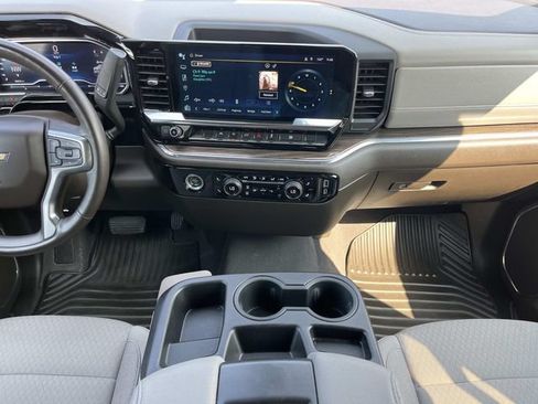 Certified 2024 Chevrolet Silverado 1500 LT AWD/4WD image 16