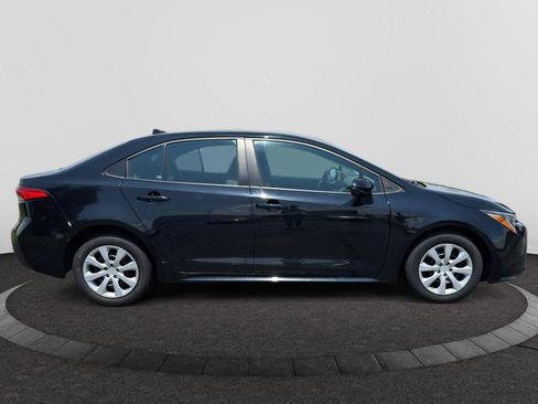 Used 2024 Toyota Corolla LE FWD image 4