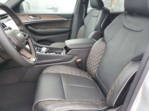 New 2025 Jeep Grand Cherokee L Summit image 14