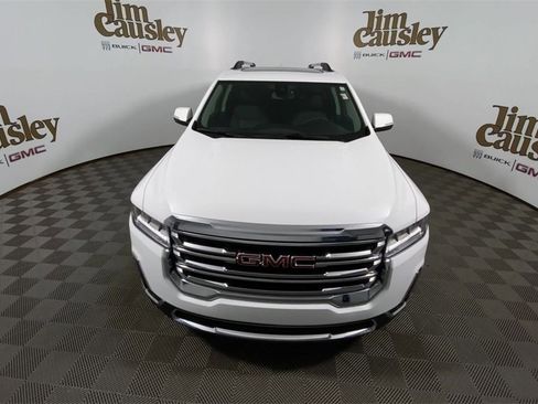 Certified 2023 GMC Acadia SLT w/ Preferred Package image 3