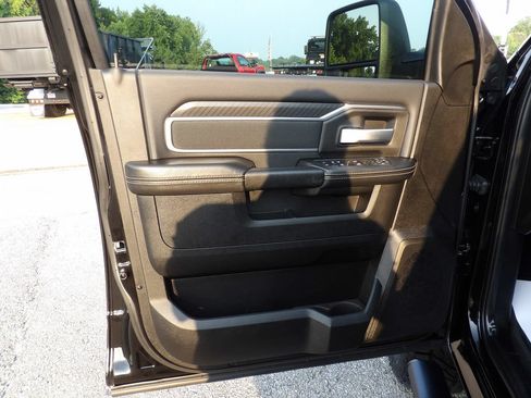 Used 2025 RAM 2500 Big Horn RWD image 14