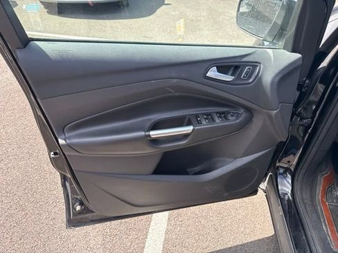 Used 2016 Ford Escape SE FWD image 8