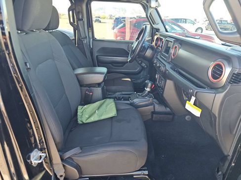 Used 2022 Jeep Gladiator Sport AWD/4WD image 5