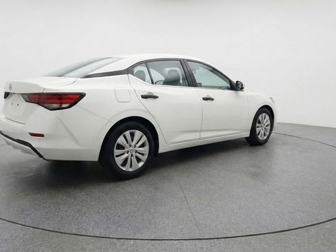 Used 2025 Nissan Sentra S image 9