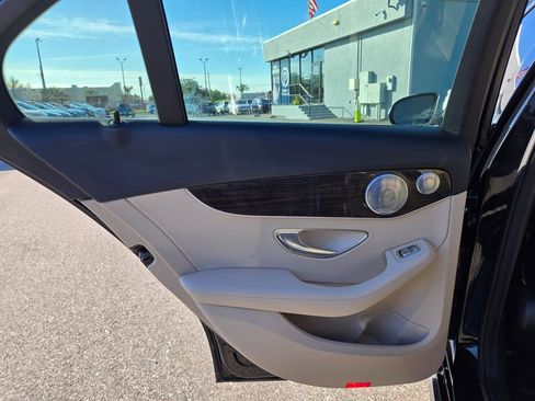 Used 2020 Mercedes-Benz C 300 Sedan image 37