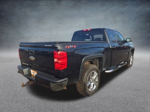 Used 2018 Chevrolet Silverado 1500 Custom w/ Custom Value Package image 12