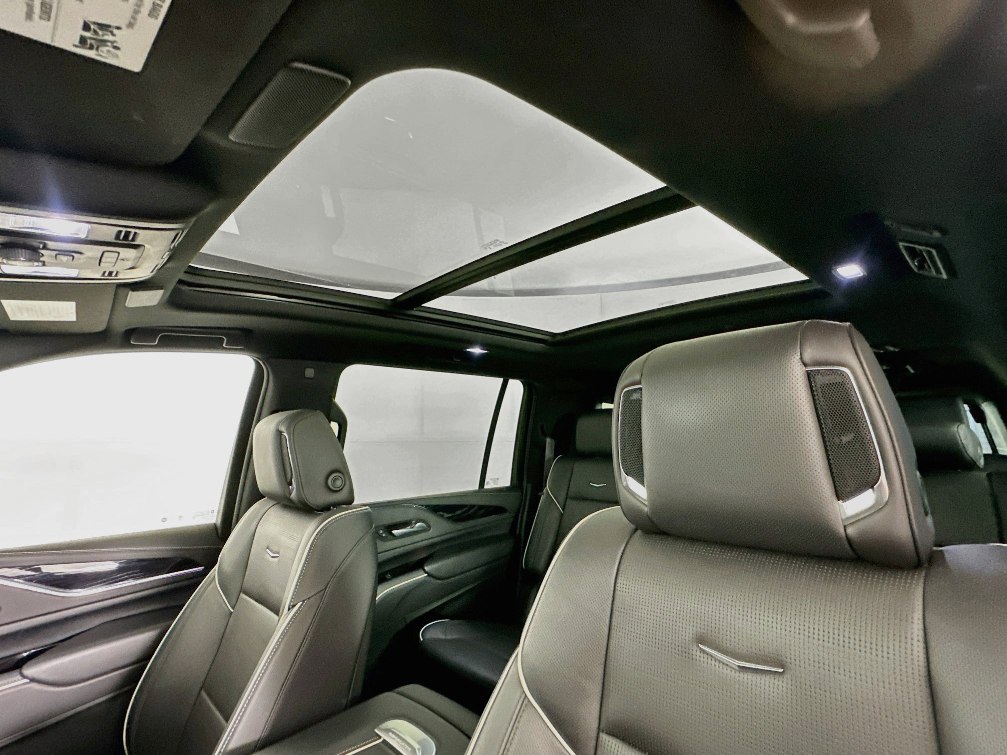 Used 2023 Cadillac Escalade ESV Sport AWD/4WD image 26