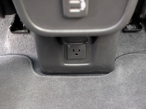 Used 2021 Chevrolet Equinox LT image 38