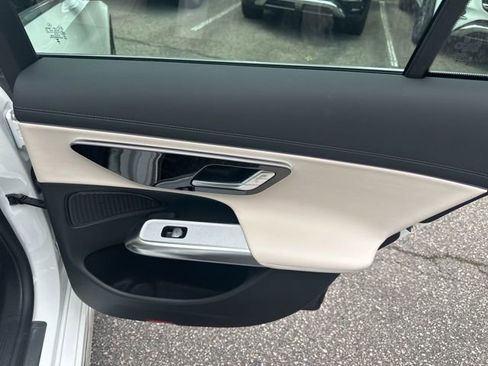 Used 2025 Mercedes-Benz E 450 4MATIC Sedan image 16