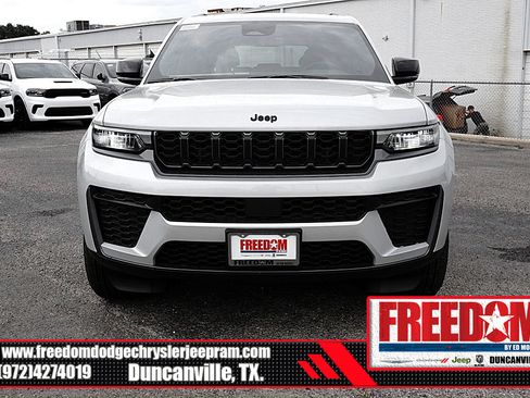 New 2026 Jeep Grand Cherokee Altitude RWD image 8