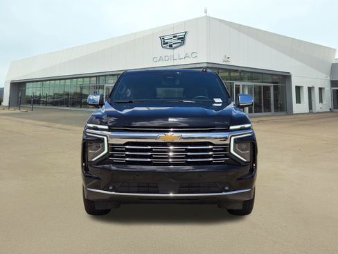 Used 2026 Chevrolet Suburban Premier w/ Sun And Tow Package AWD/4WD image 2