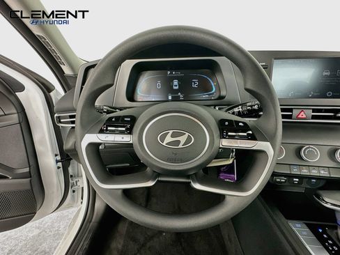 New 2026 Hyundai Elantra SE FWD image 13