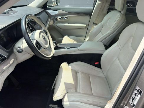 Used 2022 Volvo XC90 T6 Inscription w/ Lounge Package AWD/4WD image 5