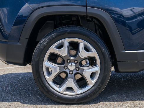 Used 2018 Jeep Compass Limited w/ Safe & Security Group AWD/4WD image 12