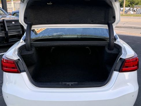 Used 2016 Nissan Maxima Platinum w/ Interior Lighting Package FWD image 13