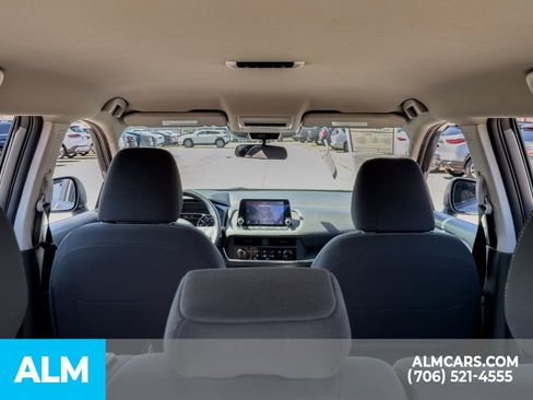 Used 2024 Nissan Rogue S image 16