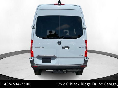 Used 2025 Mercedes-Benz Sprinter 2500 image 4